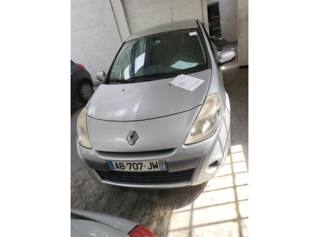 Vehicule-RENAULT-CLIO%203%20PHASE%201-2009-5c9975da5e83b2890b612fb9ae03df7f14a06457924796f943a1cd97fbbfbd9a_m.jpg