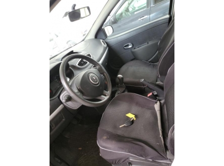 Vehicule-RENAULT-CLIO%203%20PHASE%201-2009-07ed4e75d664dd8bcd6f137616c5de1524c20c68eb7e18e38a92c63f2a604a4a_m.jpg