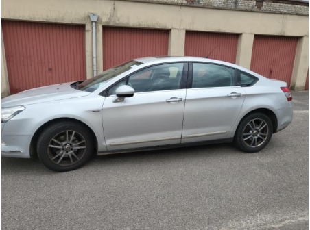 Vehicule-CITROEN-C5%202-2013-c6c05127e99648944ed74d2b8d3ec01b7427e6af48b217c0c3e6e9608021edb3_m.jpg