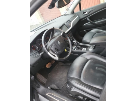 Vehicule-CITROEN-C5%202-2013-61192e219dd9b3606b0ed6bcf5261cf0f0487b27de37ebaf3e832f5a5343e751_m.jpg