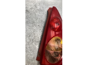 111827261-35c241eb-ba09-4038-8390-d069b3b67e31-Piece-Feu-arriere-principal-droit-feux-6351X6-PEUGEOT-107-PHASE-2-f323ffe0a2b64717f073cb8129d8b6342f8ca81ec8e7066790a754f407ca7b04_m.jpg 2