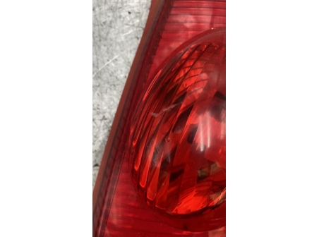 111827261-cfe9c42f-945e-43b1-ac91-d8816d8682af-Piece-Feu-arriere-principal-droit-feux-6351X6-PEUGEOT-107-PHASE-2-6bb86b64a23e03479f5b52b512efc4739ed9f04d3c6afc40c4e3e95a05ef6997_m.jpg