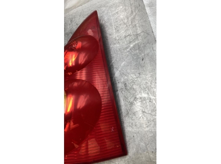 111827261-24b0a268-8a99-4f43-a337-d3cdddb01ae3-Piece-Feu-arriere-principal-droit-feux-6351X6-PEUGEOT-107-PHASE-2-ae00317bb7313af24a59ec1ac0e8df0fde65304ac3d0a7709536bfa239158f30_m.jpg
