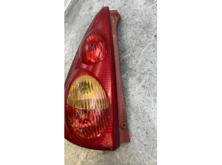 111827288-0c38dcc7-8970-49ac-8d0e-0202151b2ee3-Piece-Feu-arriere-principal-gauche-feux-6350X6-PEUGEOT-107-PHASE-2-9585db4b9190cc8cf603c1b489e0a129f4eda2c56903ebc6727b59d5f3027712_m.jpg