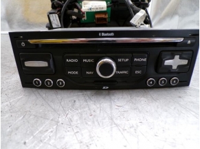 111842450-bd3496cd-9315-4c91-884d-91a6cd47642d-Piece-Autoradio-dorigine-PEUGEOT-bdcfd305a64231ec3b10e5f18cd76d38d5b53413edf0600e5c748e2d15ee197b_m.JPG 2