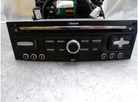 111842450-a188fa21-f084-4909-a94e-e60fde947507-Piece-Autoradio-dorigine-PEUGEOT-3b41118c23cce0630fbddc3a7dac49300743bad0d3a56c2ba59340bb7b00794d_m.JPG