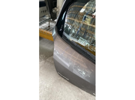 111899394-66dbcdcc-b554-4626-8e1c-b777661fb75a-Hayon-arriere-RENAULT-CLIO-3-PHASE-2-05177816cc4b2b32fc33d1b0c8c6d500eca4d0d2e322f2ff2fb03207370a968c_m.jpg