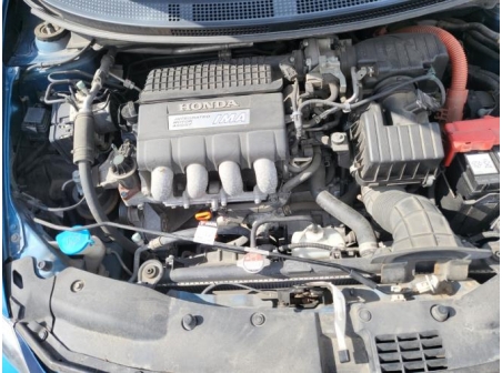 Vehicule-HONDA-CR-Z%20PHASE%201%20COUPE-2010-a18e097736346a59e468c5fdc3d2c4ed8557f0b1affbd899edf712c0a1eace76_m.jpg