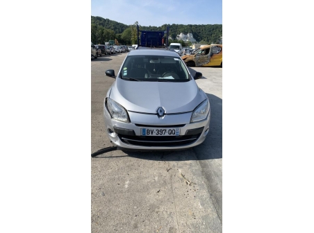 Vehicule-RENAULT-MEGANE%203%20PHASE%201-2011-9eccaa44ac1d5e0d6d0f67811cca8753acf02b97a61d9f9f6e62a2b40defcd25_m.jpg