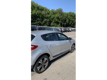 Vehicule-RENAULT-MEGANE%203%20PHASE%201-2011-6c089df9975787ae4b361d8ea8661aa1ef24364618a2d9087e257443788bf06b_m.jpg