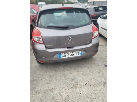 Vehicule-RENAULT-CLIO%203%20PHASE%202-2012-e18e93c8dab4a1a7a5d056b1e8404244c02169d88f7bc26edc4b13dffbdce838_m.jpg