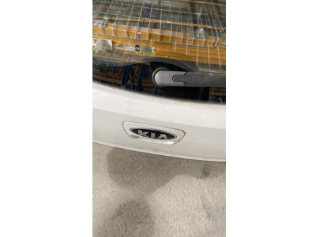 111901959-d0611e55-e5fc-471d-9619-588cc02dba9a-Hayon-arriere-737001W220-KIA-RIO-3-PHASE-1-01527343a0575ba8ecba196f1203fa5ebbeb1b13965a149e379fb6f854fcbd0c_m.jpg