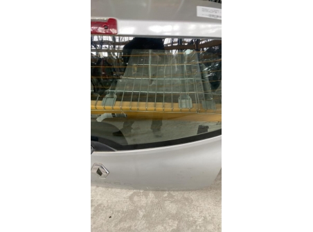 111898909-bb39d59b-13a7-4a51-a541-e500d04cadd3-Hayon-arriere-901004681R-RENAULT-TWINGO-2-PHASE-1-101b2ddfb090aa77251e4d6b2ff4540dfe90ab1a55e2e23e3f3e8fa135223e1e_m.jpg