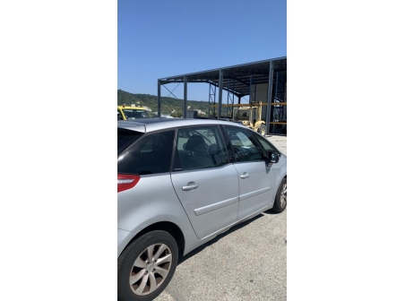 Vehicule-CITROEN-C4%20PICASSO%201-2010-18e429517ae508f1c2efa0e76bca32383f36d95aa814857bd98d0a1296eab30c_m.jpg