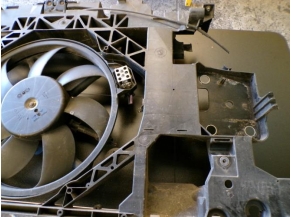 111961167-2a680e0b-a9ed-4581-bf57-7ee75db9c7fa-Piece-RENAULT-20cbcb7a7d55d7e22d56703b450605cf89cea393ec6383f0e9f6b49ac845699f_m.JPG 2