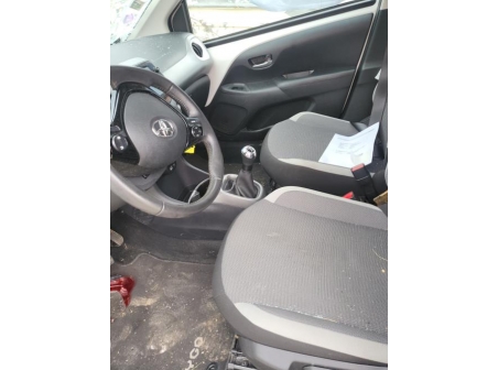 Vehicule-TOYOTA-AYGO%202%20PHASE%202-2020-c266e3c95ede9c6c1aae9a344ae0248a529de977306c4123f49533a4ed6b4e61_m.jpg
