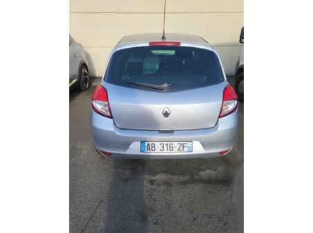 Vehicule-RENAULT-CLIO%203%20PHASE%202-2009-7d89403968cdbb9016b003b1825b4e93a921146cfa26577a989a0de90fcf56b4_m.jpg