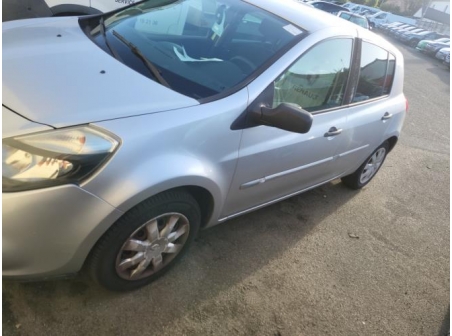 Vehicule-RENAULT-CLIO%203%20PHASE%202-2009-a42889f2e0fe7e4726031cbd6c0dd44692653dbea15690540284753acca968c6_m.jpg