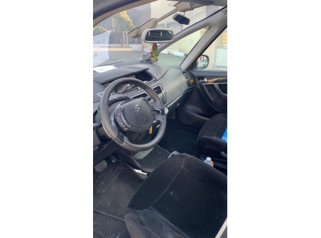 Vehicule-CITROEN-C4%20PICASSO%201-2010-5f8bb654da67fe18f3b75ce98dfe49823e83dfefa549eb40652087e010b4ee21_m.jpg