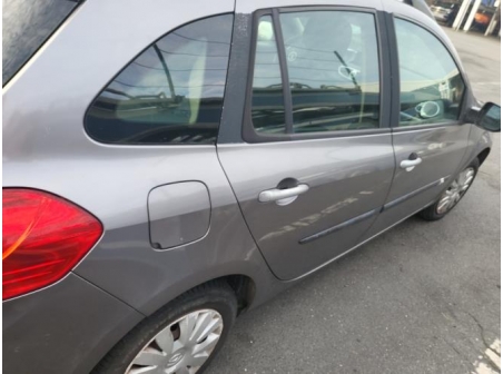 Vehicule-RENAULT-CLIO%203%20PHASE%202%20BREAK-2009-99cee04ea25b26dfe86c3d9e9a91041e7ae66789b4df7546d3b275a1b78b7906_m.jpg