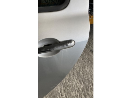 112064999-749a46ca-f4a0-4236-9229-42da8361c4b4-Piece-Porte-arriere-gauche-RENAULT-CLIO-3-PHASE-2-2210bca7669c49239f4f6462f707c0a6c9e84fd5c558b4a3df46277e82cb10bf_m.jpg