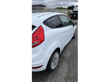 Vehicule-FORD-FIESTA%206%20PHASE%201-2011-6b3f81db7fcbb3a9c946ae91f90ec78541f4cc813272722c3fb4b7eee6d5dd41_m.jpg