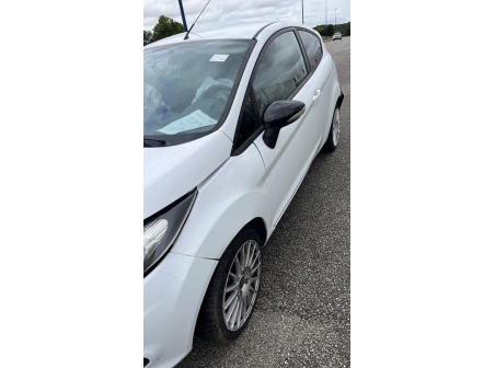 Vehicule-FORD-FIESTA%206%20PHASE%201-2011-b0a2e87b1da37e72ea44679f9aebaf5f640960d3a299dd28b83413accec1be11_m.jpg
