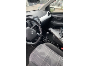 Vehicule-PEUGEOT-108-2017-895e941f0e2fff955614cdcacfa3bbfe8a2cc97c0c89abe85672dfa7e0f847f9_o.jpg
