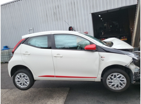 Vehicule-TOYOTA-AYGO%202%20PHASE%202-2020-2913d7f181a7846df1f04c6ac08401395e69336581f7d215f771b00e2bb83378_o.jpg
