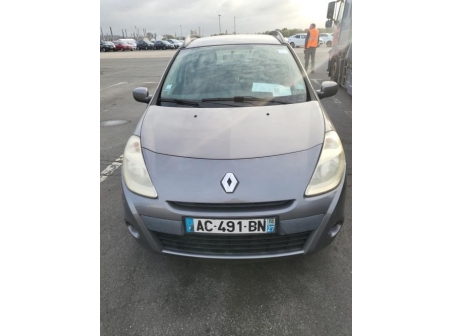 Vehicule-RENAULT-CLIO%203%20PHASE%202%20BREAK-2009-5c0e778d1970decd5337c2700670049536c722ca4c3f4cd59adda7773d9f542a_m.jpg