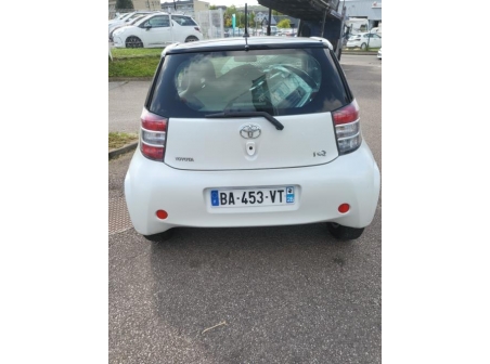 Vehicule-TOYOTA-IQ-2009-25f30d42dbfe2285c1bdd5d5c5ebf4d233b915e1c309562ff57c4045501e905b_m.jpg