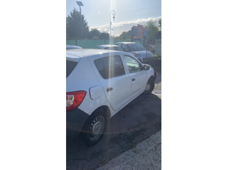 Vehicule-DACIA-SANDERO%202%20PHASE%201-2013-367bb6df1d557936155831cba6a157e8000496df6b231292964d8ea92cd7a1ec_m.jpg
