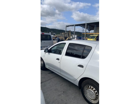 Vehicule-DACIA-SANDERO%202%20PHASE%201-2013-46543ec17ad0b6bc58eb528116da957602e2139c92c5edacd7e643ff7a2dac05_m.jpg