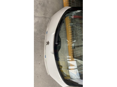 112534726-be69a54f-aa29-429c-8232-0756bf761ac0-Hayon-arriere-9810682180-PEUGEOT-208-1-PHASE-2-49daea8208cf4fa79d25a3be859837820c8f862ad40acc0979eecdcc1a4e8f31_m.jpg