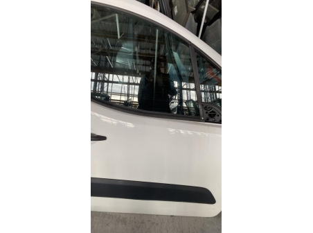 112536195-dc056f26-ea60-41a0-8d89-d7a60f78661b-Piece-Porte-avant-droit-9004Z6-CITROEN-BERLINGO-2-PHASE-1-a31cf16b9014cf5f91a490c2eb98b413d715e138a3b2167aa91b6396caa502b9_m.jpg
