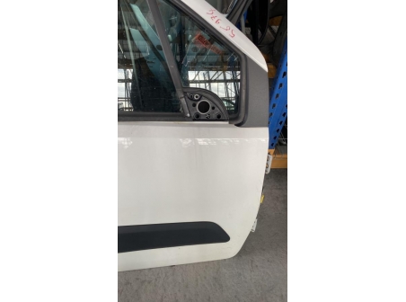 112536195-389c33b3-c798-4b8a-8701-88a988002a27-Piece-Porte-avant-droit-9004Z6-CITROEN-BERLINGO-2-PHASE-1-04e7743661b310931c6e044a19f4234750a6daf72988c9e90345c7af8d1ebf77_m.jpg