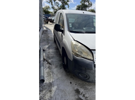 Vehicule-CITROEN-BERLINGO%202%20PHASE%201-2011-8728a32b22babc7ee51176116f1db607f7ce26fd4437edcaedfd1b367d7f9f23_m.jpg