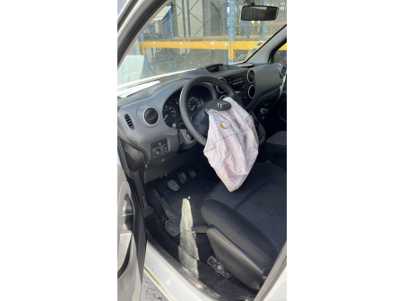 Vehicule-CITROEN-BERLINGO%202%20PHASE%201-2011-860d2382c78a00d9a1921388b896ed1908b7a461a88d3c9217649450c08adffe_m.jpg