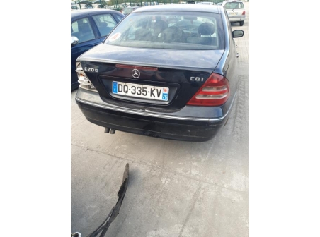 Vehicule-MERCEDES-CLASSE%20C%20203%20PHASE%201-2004-ecf2873643e4ba0697f73b219d511639d724cc0792147b0c7b6382ef0d3b4a47_m.jpg