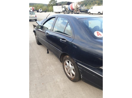Vehicule-MERCEDES-CLASSE%20C%20203%20PHASE%201-2004-a5a0e2b0fb3451ac7fe079b3aaec4051a9c1a4baabd4a60110577b5746950c8a_m.jpg