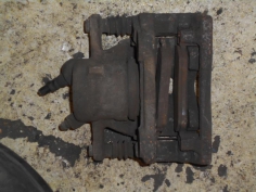 Piece-Etrier-avant-gauche-(freinage)-RENAULT-MODUS-PHASE-1-Diesel-c1011c0cf4940c87457ad9b035e73a8785eda5ceb03b52b56545be2dc89c74b5.JPG 2