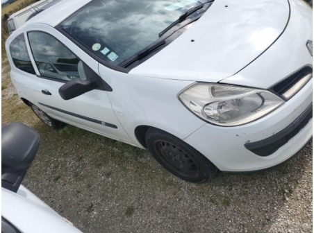 Vehicule-RENAULT-CLIO%203%20PHASE%201-2008-5165b45c06f5198539e5421aa99b7de9f6a0a6a90a25463c650b01ced8f683d7_m.jpg