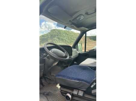 Vehicule-IVECO-DAILY%203-2003-1a81278247a6f636320d419f65266bdb91b1ea3bb2078f048e669fc3a5c6ee82_m.jpg