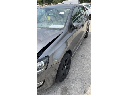 Vehicule-VOLKSWAGEN-POLO%205%20PHASE%201-2009-aa725322148b6a8168fed7c4b337931aab2d14c00d2ec67258302149a2564089_m.jpg
