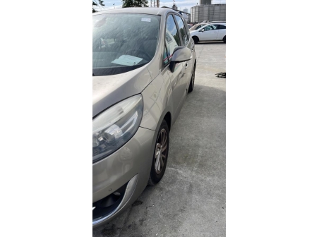 Vehicule-RENAULT-GRAND%20SCENIC%203%20PHASE%202-2012-980e47b27c890a60cd4be1cb038c8ab44f830a9b38164e2f19f9f7f12d7d5069_m.jpg