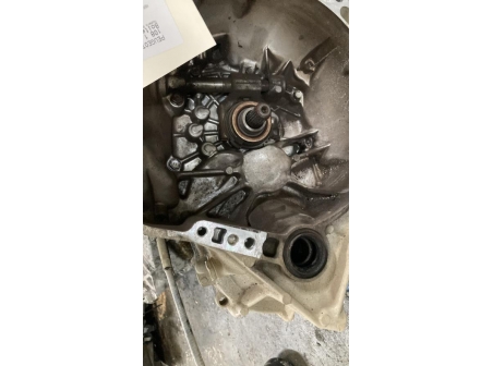 113930478-2ecc4cf2-8cec-43c4-94ba-10158423a1d5-Piece-Boite-de-vitesses-PEUGEOT-108-9d4a2899b998d87e2423576c9df9e286f27cf217fc796863213e1940fd6735c2_m.jpg
