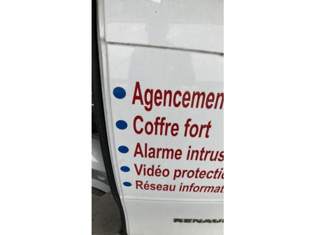 113878183-70caed7a-fb99-469d-8aac-dbdb42a8079c-Piece-Porte-de-coffre-droit-901003757R-RENAULT-KANGOO-2-PHASE-2-0839820dabd2fb4bc59cf285d7dc349f9ef346df8ca527e3c8fb94a74875e156_m.jpg
