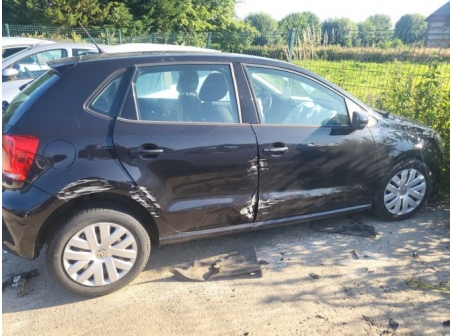 Vehicule-VOLKSWAGEN-POLO%205%20PHASE%201-2011-42a1cc8259aa3eadf1470e1b9f939eab74965921343582c2eae8a16adf0ed798_m.jpg