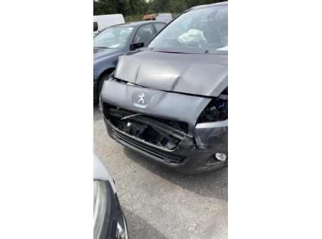 Vehicule-PEUGEOT-5008%201%20PHASE%202-2015-f2304da90cbc26a475b08e4df2c55cb05ea4d19ff7e4367330bbf2864fd866d9_m.jpg