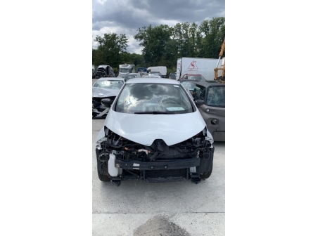 Vehicule-RENAULT-ZOE%201-2016-908dd2886801394953fd3166809bbdd004b23580f5bbceb23bccbc360ac87f70_m.jpg